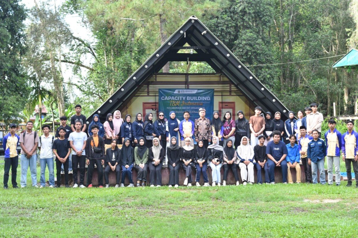 TBMI Kaltara saat menggelar capacity building di Persemaian Tarakan.
