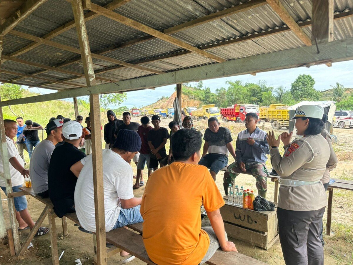 Sopir truk di juata Laut mendapat imbauan larangan ugal-ugalan oleh Satlantas polres Tarakan.