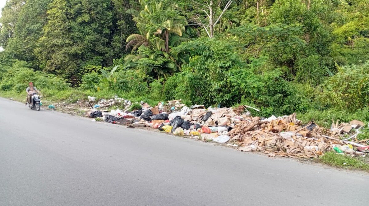 kondisi sampah di gunung selatan, tarakan memprihatinkan.