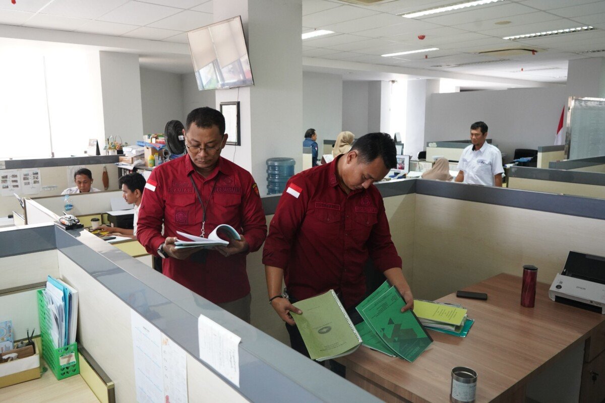 kejati kaltara menggeledah kantor instansi pemprov kaltara